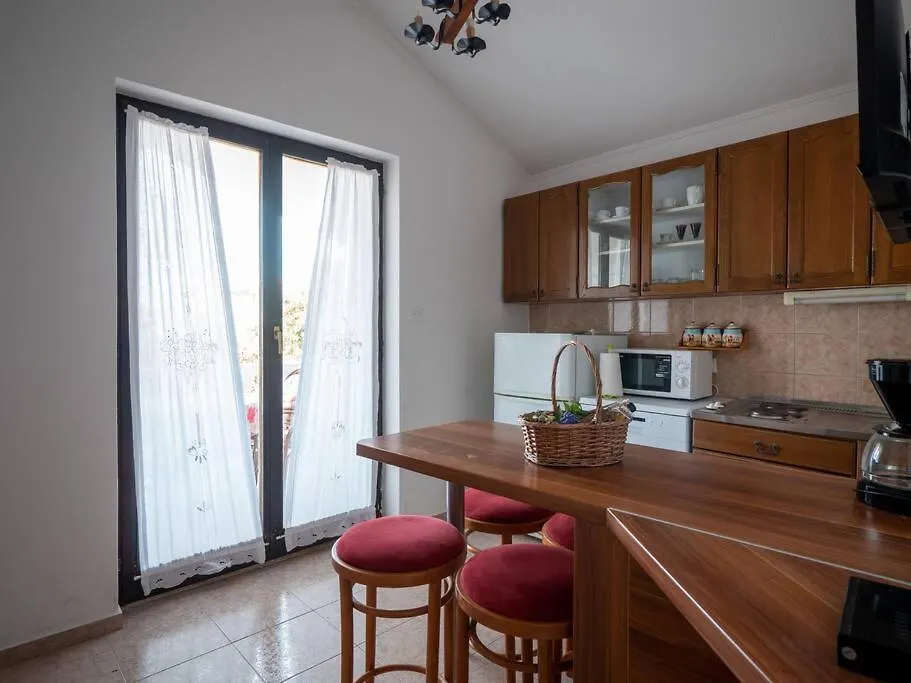 2 Bedroom Apartment With Sea View Mandre