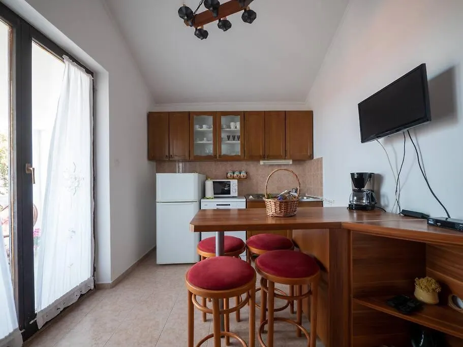 Сasa de vacaciones 2 Bedroom Apartment With Sea View Mandre Croacia
