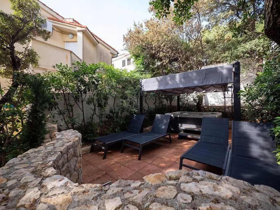 2 Bedroom Apartment With Sea View Mandre